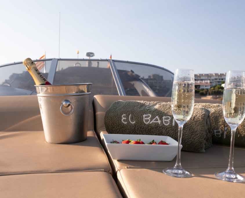 Disfruta el mar | Alquiler de barco en Sitges